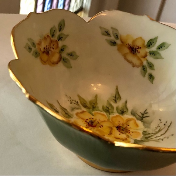 [vintage] Artist Hand Painted Gilded Hibiscus Flower Ceramic Dish - Picture 3 of 14